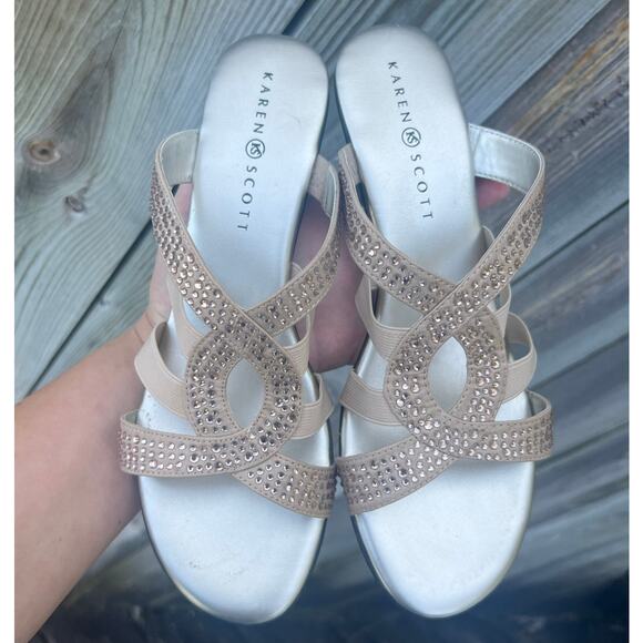 Karen Scott Women’s 9M Champagne Mule Heels Embellished Slip-On Sandals - Picture 2 of 8